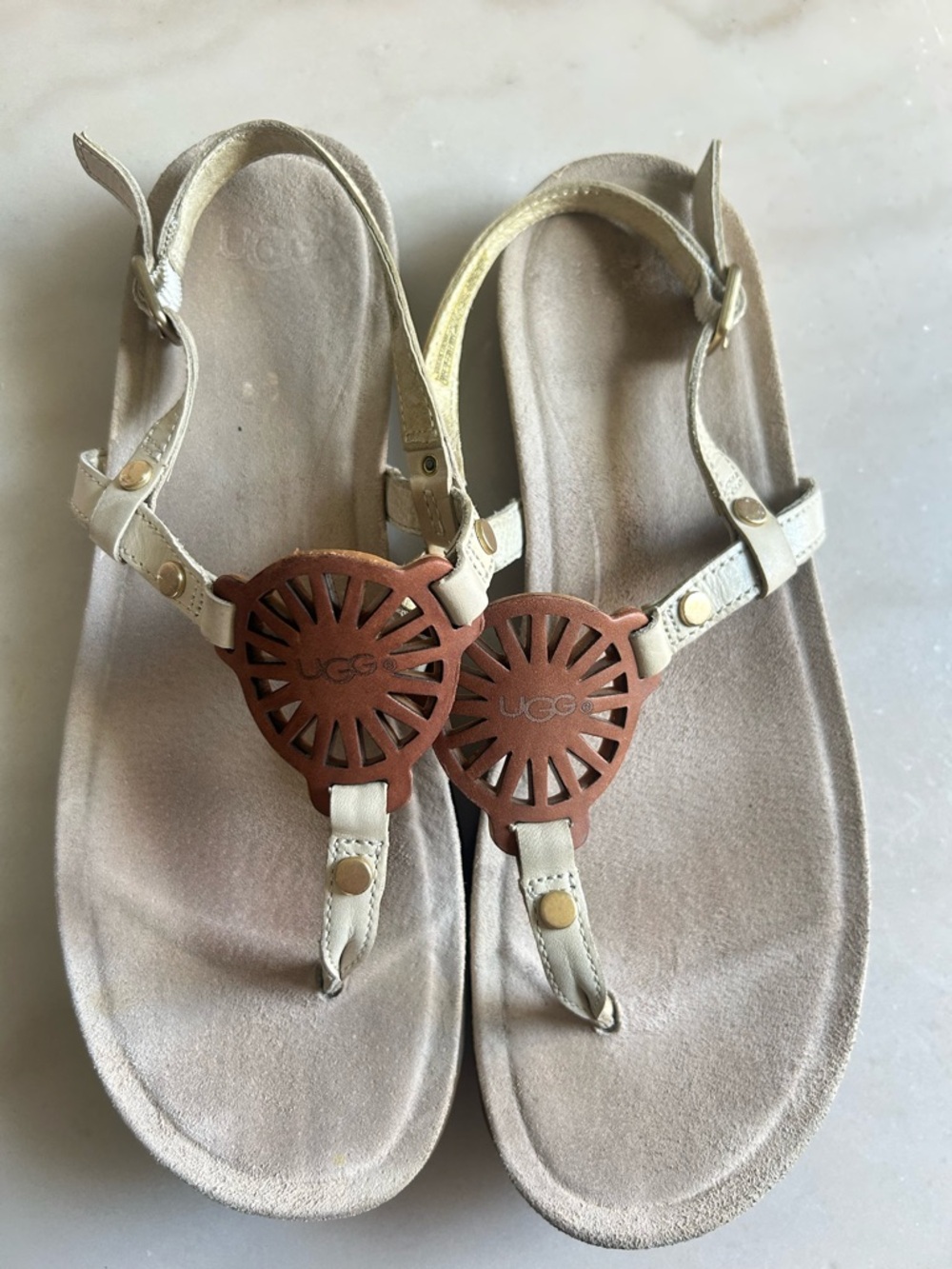 UGG Ayden Metallic Gold Leather Medallion Slingback Sandals Size 9.5